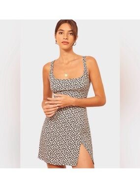 Reformation Black and White, Sz 2 | Noha Floral Print Crepe Mini Dress in Quito